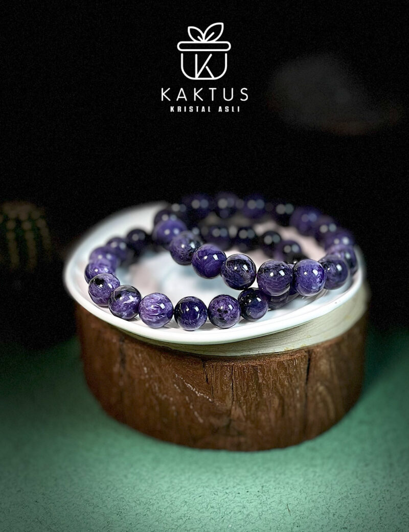 Charoite 紫龙晶 is a stone of courage, wisdom, and divine connection. It teaches us to embrace change fearlessly and trust the path of transformation. At Kaktus, we guide you to the crystal that aligns with your soul’s journey.