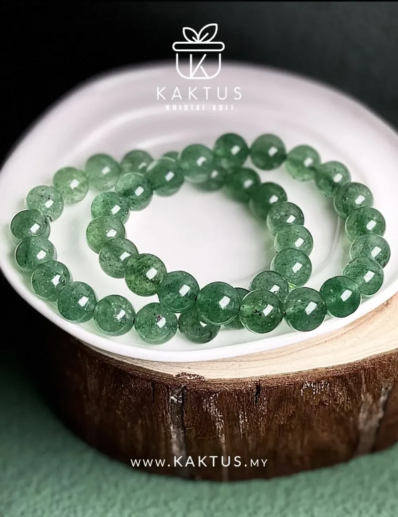 Green Aventurine bracelet for emotional healing and calm.