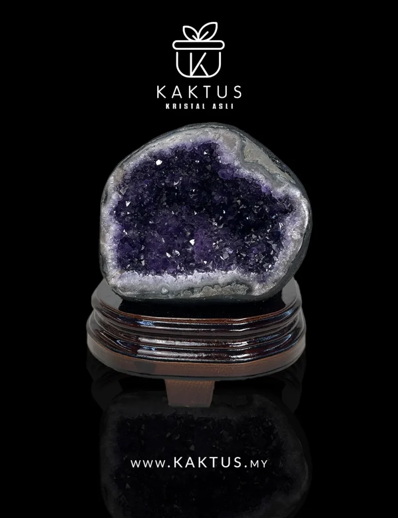 Uruguay Amethyst Geode – Premium Purple Crystal for Stress Relief and Clarity