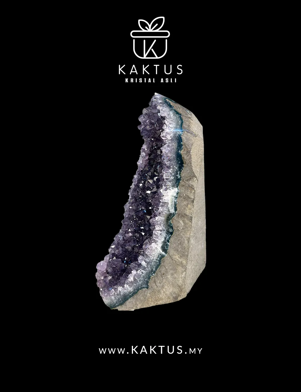 Amethyst and Calcite Crystal Formation – Healing Stone for Energy Renewal