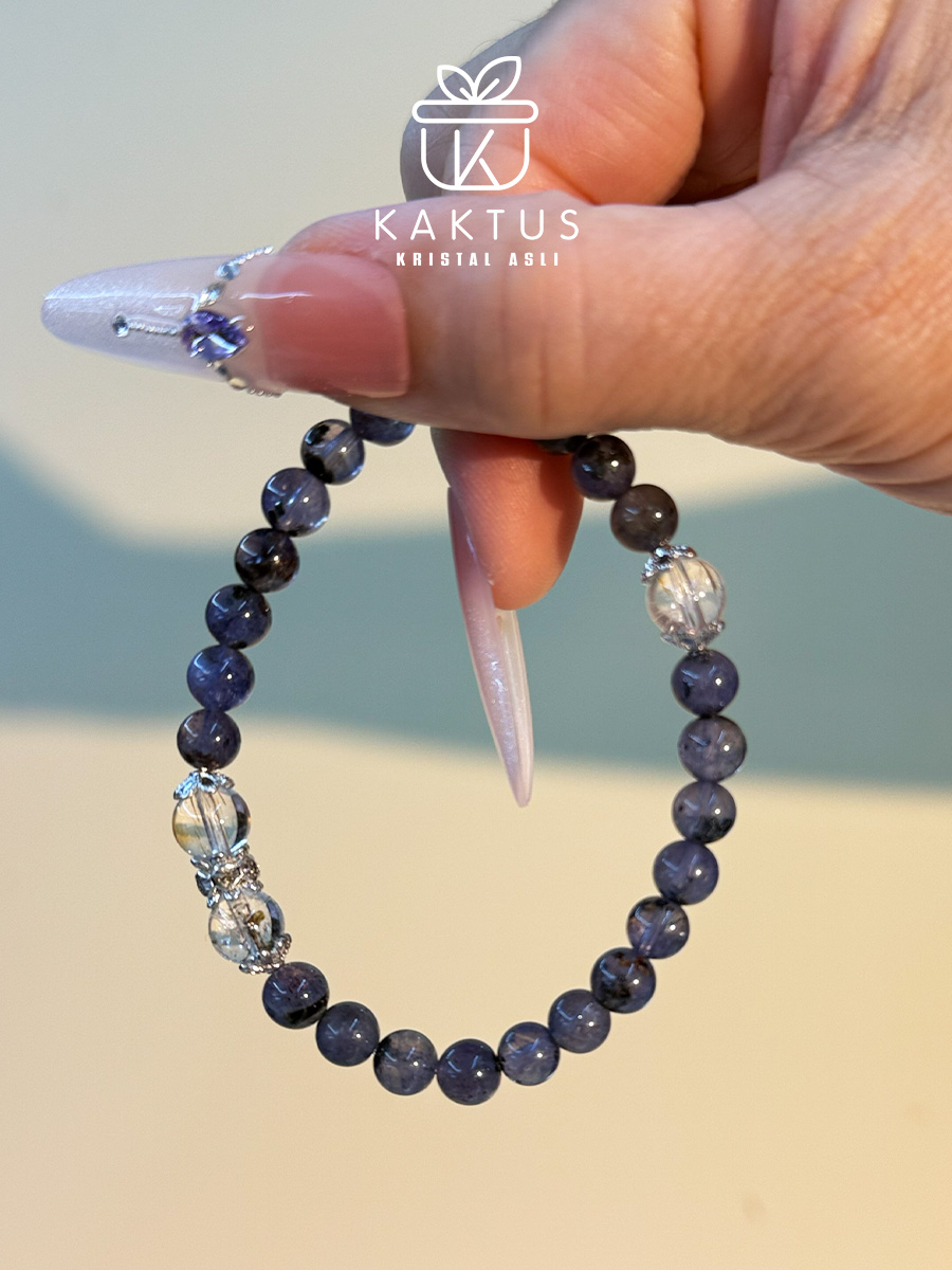 Clarora Bracelet for feminine wellness, emotional balance, and inner harmony